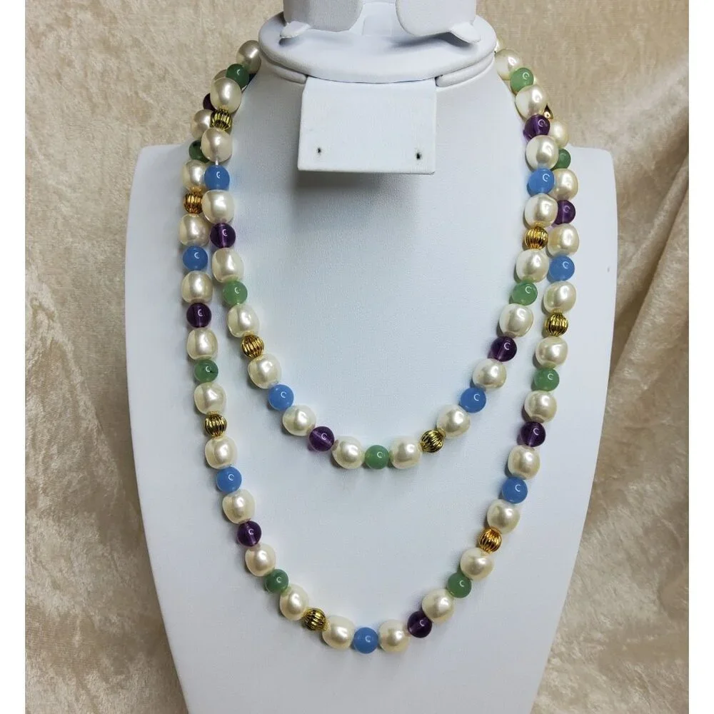 vintage beautifull gold accents multicolor beaded necklace
